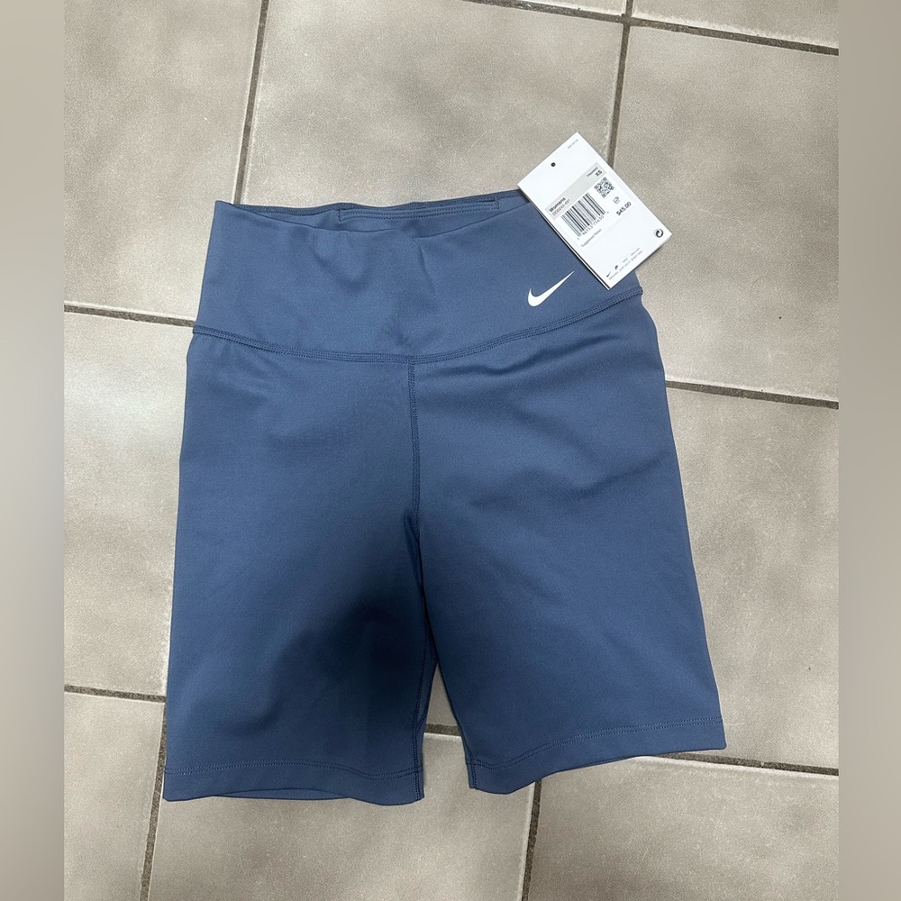 Nike XS biker shorts NWT